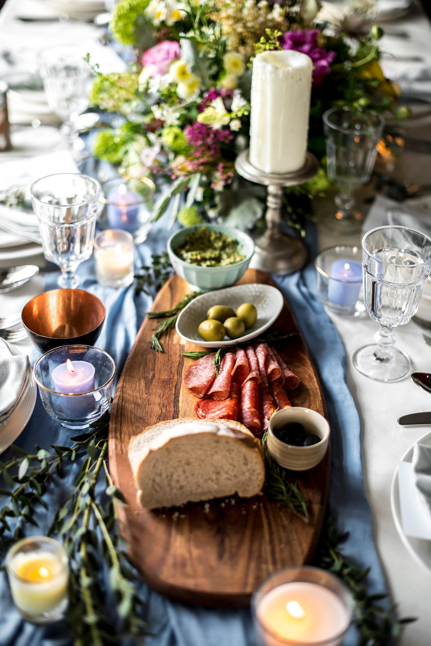 appetizer, arrangement, banquet, blue cloth, bread, ceremony, cutlery, decoration, detail, dinner, dishes, food, ham, meal,... appetizer, arrangement, banquet, blue cloth, bread, ceremony, cutlery, decoration, detail, dinner, dishes, food, ham, meal,...