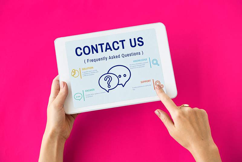 8 Ways To Deliver Outstanding Customer Service In Restaurants 4 FAQs Customer Service Icon Concept