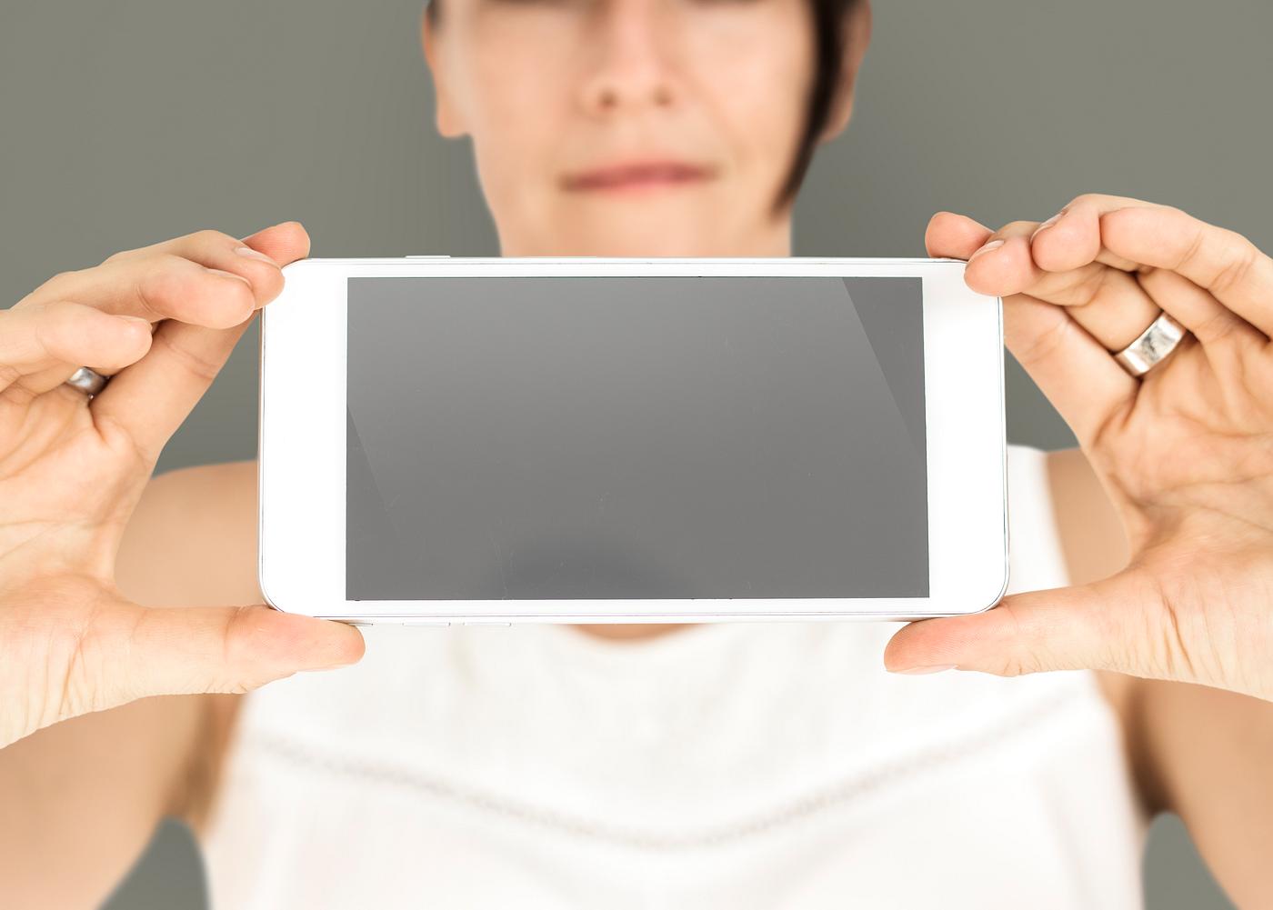 expression, studio, person, phone, portable, technology, holding, object, landscape, people, network, positivity, caucasian... expression, studio, person, phone, portable, technology, holding, object, landscape, people, network, positivity, caucasian...