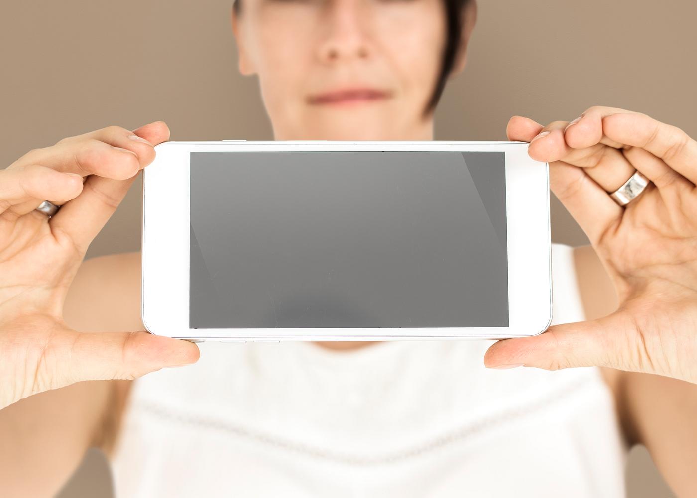 expression, studio, person, phone, portable, technology, holding, object, landscape, people, network, positivity, caucasian... expression, studio, person, phone, portable, technology, holding, object, landscape, people, network, positivity, caucasian...