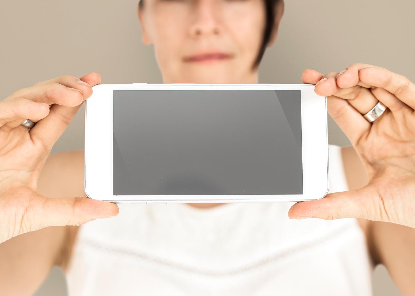 expression, studio, person, phone, portable, technology, holding, object, landscape, people, network, positivity, caucasian... expression, studio, person, phone, portable, technology, holding, object, landscape, people, network, positivity, caucasian...