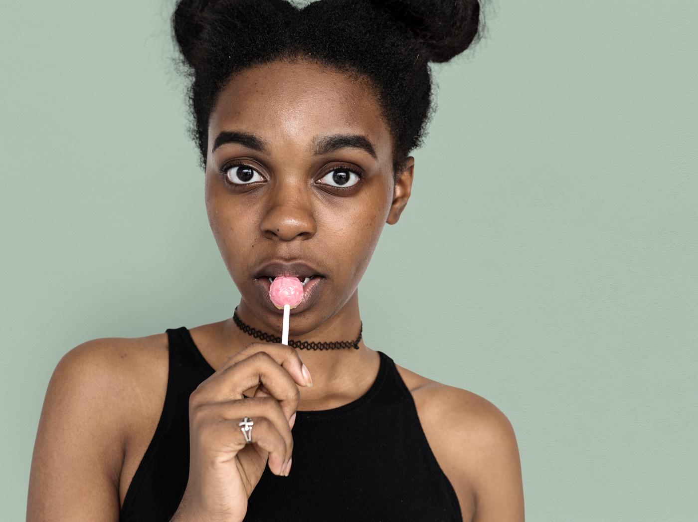 studio, pastel, model, person, people, race, style, solo, candy, woman, lifestyle, casual, beige, chupa chups, feminism,... studio, pastel, model, person, people, race, style, solo, candy, woman, lifestyle, casual, beige, chupa chups, feminism,...