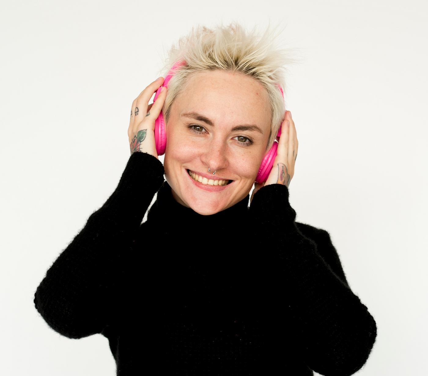 studio, person, model, relax, isolated on white, boyish, race, headphone, style, woman, lifestyle, casual, smiling, earphone... studio, person, model, relax, isolated on white, boyish, race, headphone, style, woman, lifestyle, casual, smiling, earphone...