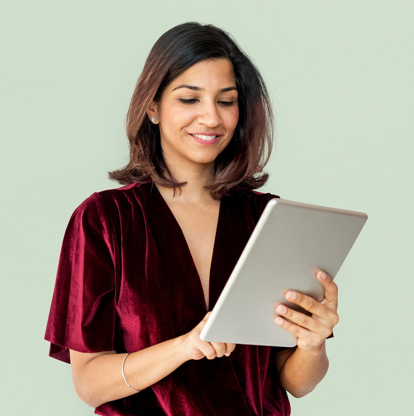 studio, model, person, technology, digital, people, race, style, solo, woman, lifestyle, casual, cheerful, smiling, isolated... studio, model, person, technology, digital, people, race, style, solo, woman, lifestyle, casual, cheerful, smiling, isolated...