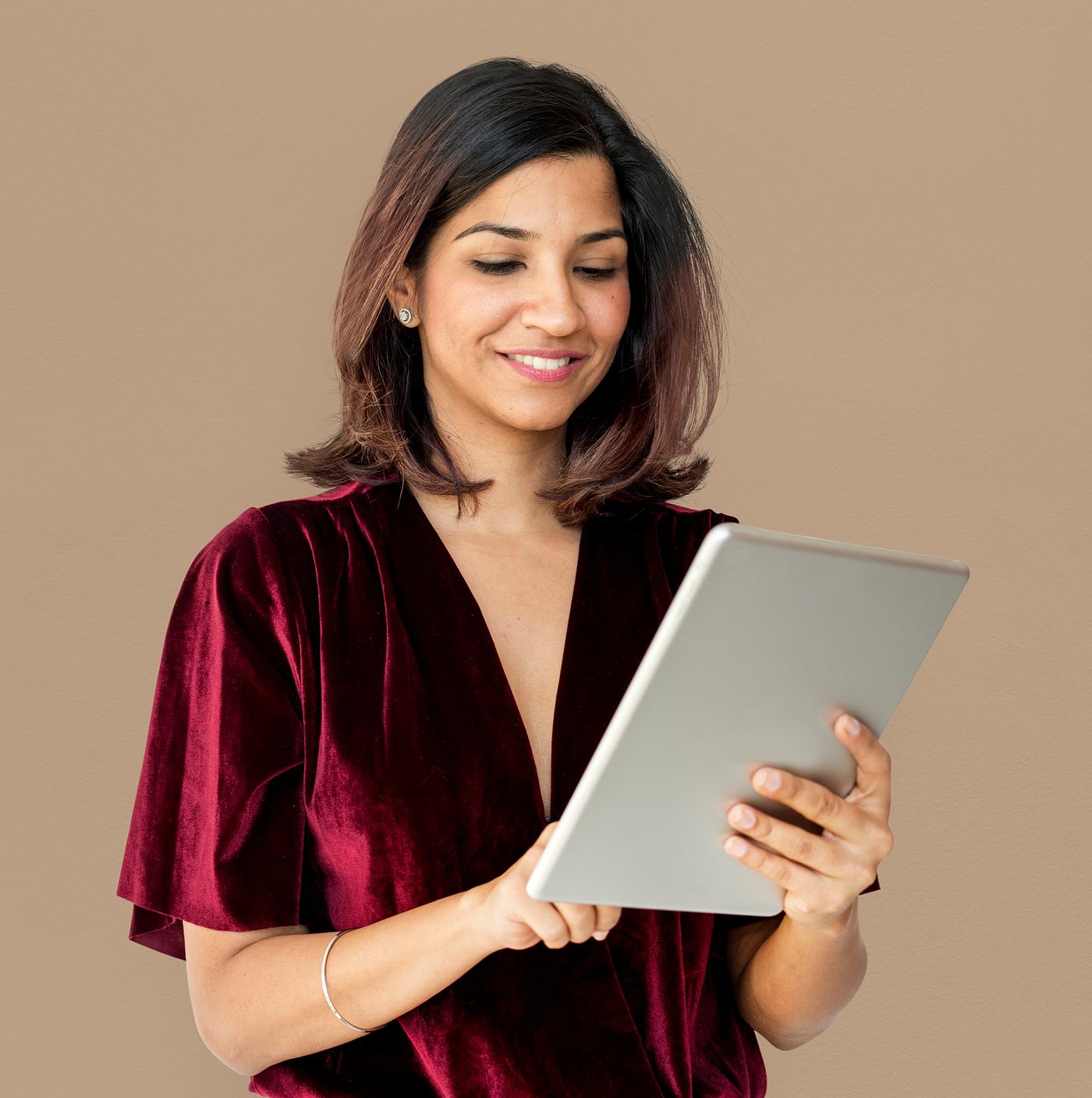 studio, model, person, technology, digital, people, race, style, solo, woman, lifestyle, casual, cheerful, smiling, isolated... studio, model, person, technology, digital, people, race, style, solo, woman, lifestyle, casual, cheerful, smiling, isolated...