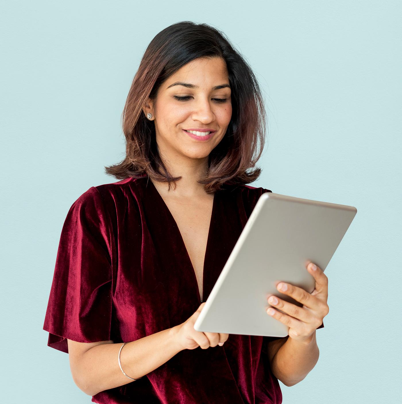 studio, model, person, technology, digital, people, race, style, solo, woman, lifestyle, casual, cheerful, smiling, isolated... studio, model, person, technology, digital, people, race, style, solo, woman, lifestyle, casual, cheerful, smiling, isolated...