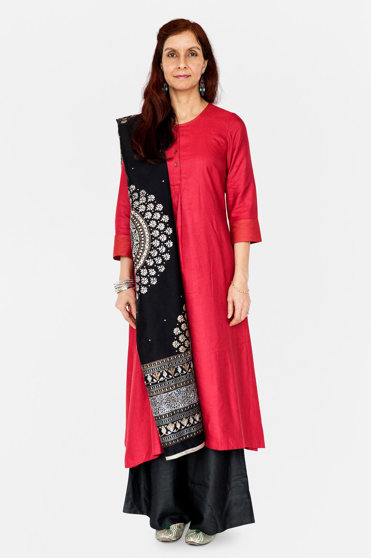 Side closeup portrait of white elderly woman  free photo  383831 Side closeup portrait of white elderly woman  free photo  383831