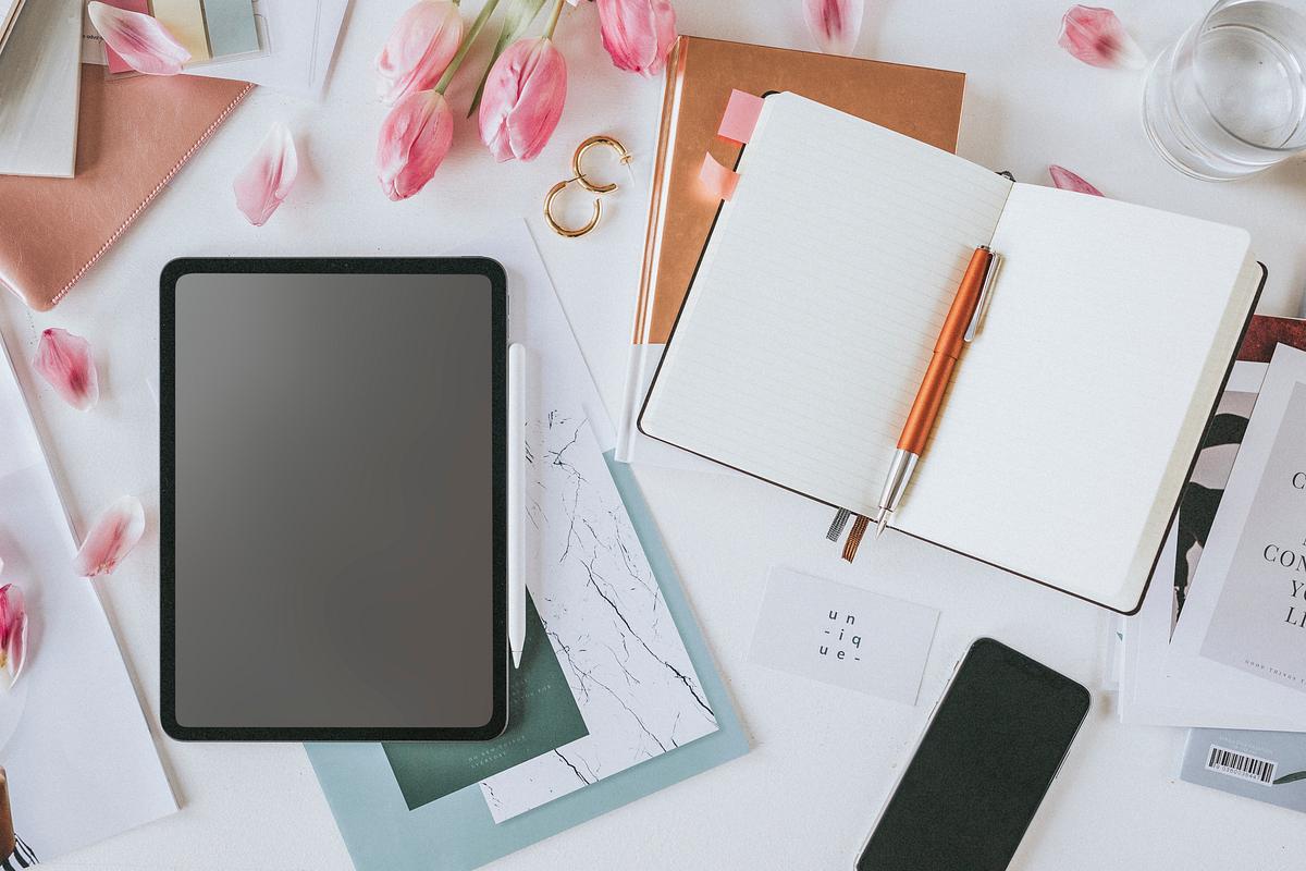 Download Flat Lay Ipad Images Free Vectors Pngs Mockups Backgrounds Rawpixel