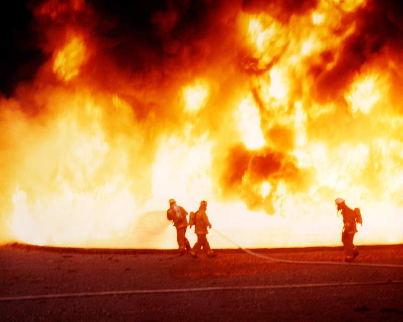 Firefighters in a blaze | Free public domain photo The new firefighter breathing system is made up of an air bottle, a frame and harness, a face mask, and a warning device.…