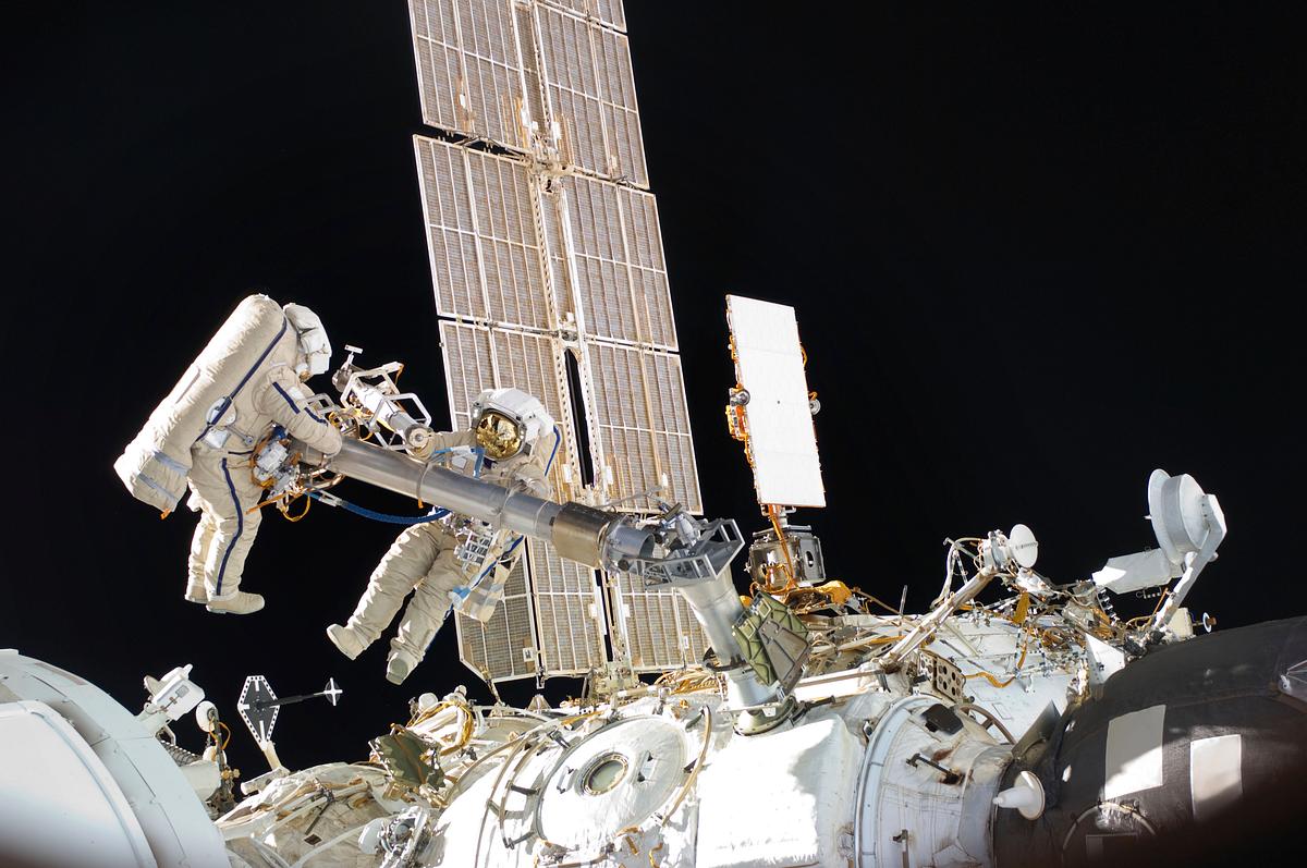 NASA astronauts in space - Feb 16th, 2012.… | Free public domain photo NASA astronauts in space - Feb 16th, 2012. Original from NASA. Digitally enhanced by rawpixel.
