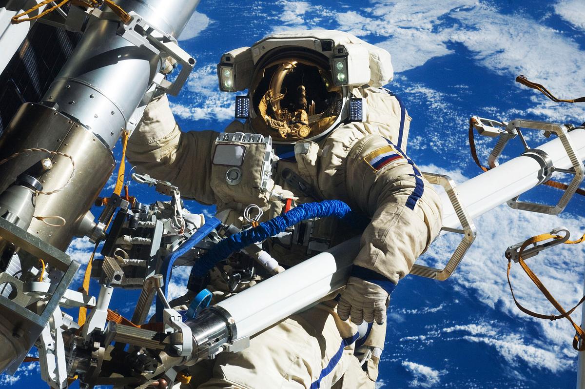 NASA astronauts in space - Feb 16th, 2012.… | Free public domain photo NASA astronauts in space - Feb 16th, 2012. Original from NASA. Digitally enhanced by rawpixel.