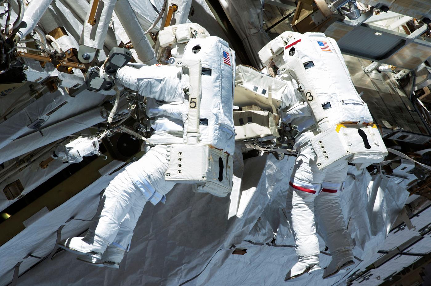 NASA astronauts in space - May 11th, 2013. Original from NASA. Digitally enhanced by rawpixel. NASA astronauts in space - May 11th, 2013. Original from NASA. Digitally enhanced by rawpixel.