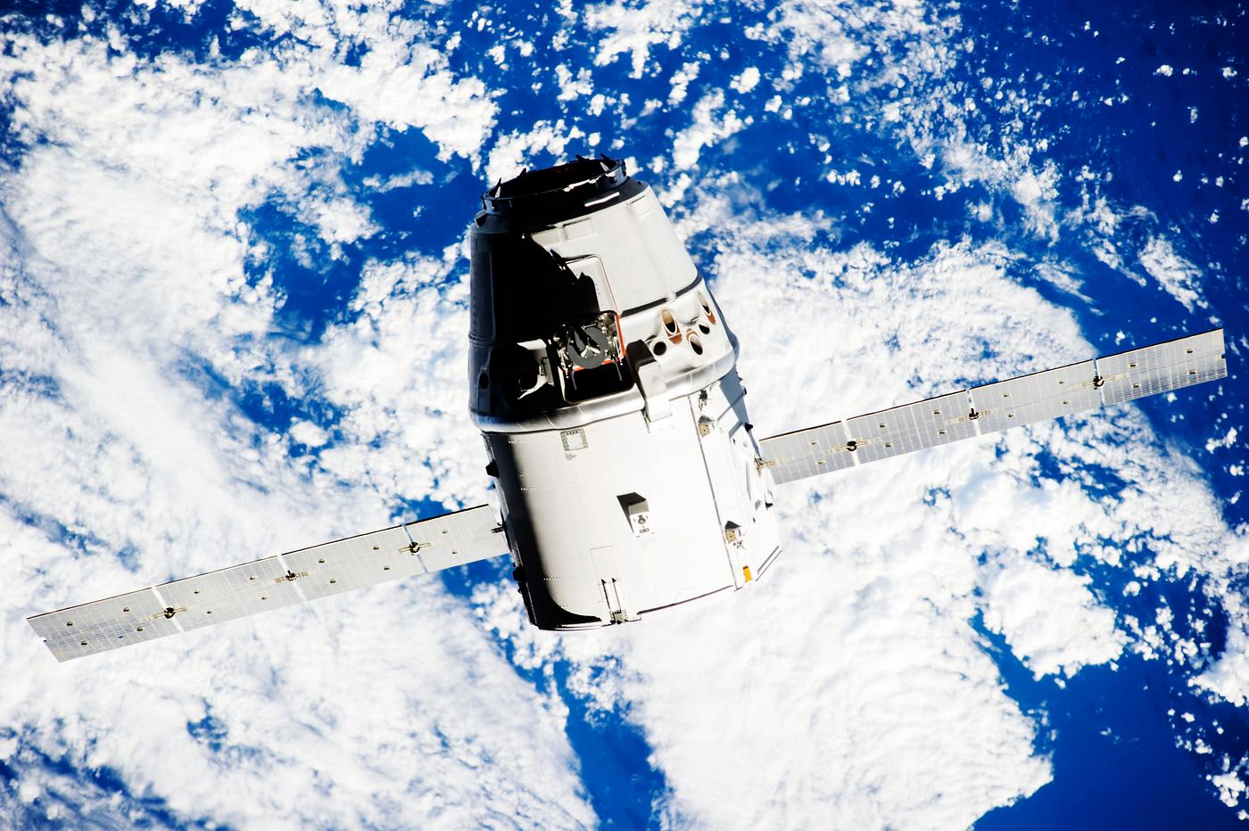 Space X-4 Dragon commercial cargo approaches the ISS, 23 Sept. 2014. Original from NASA . Digitally enhanced by rawpixel. Space X-4 Dragon commercial cargo approaches the ISS, 23 Sept. 2014. Original from NASA . Digitally enhanced by rawpixel.