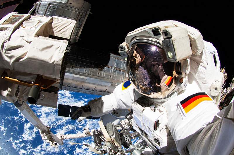 NASA astronauts in space - Oct 7th, 2014.… | Free public domain photo NASA astronauts in space - Oct 7th, 2014. Original from NASA. Digitally enhanced by rawpixel.
