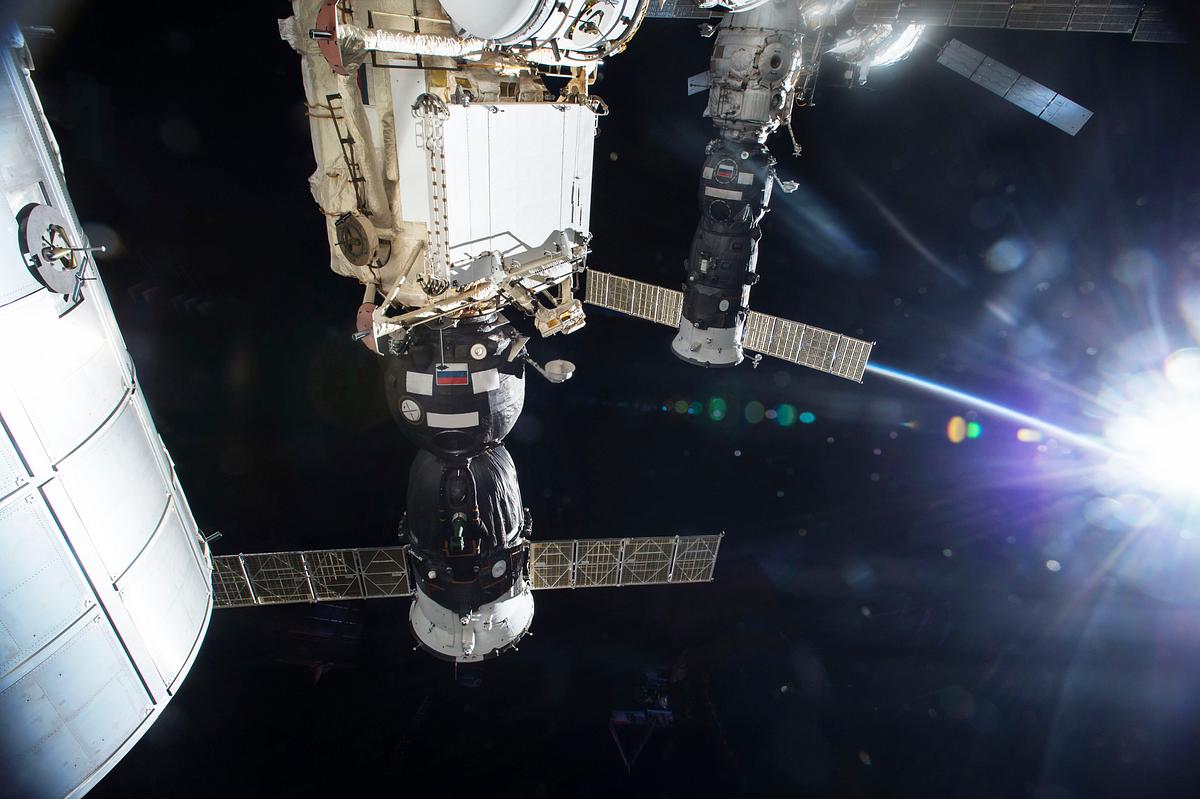 NASA astronaut Terry Virts captured this… | Free public domain photo NASA astronaut Terry Virts captured this beautiful sunset on board the International Space Station on Nov. 25, 2014. Original…