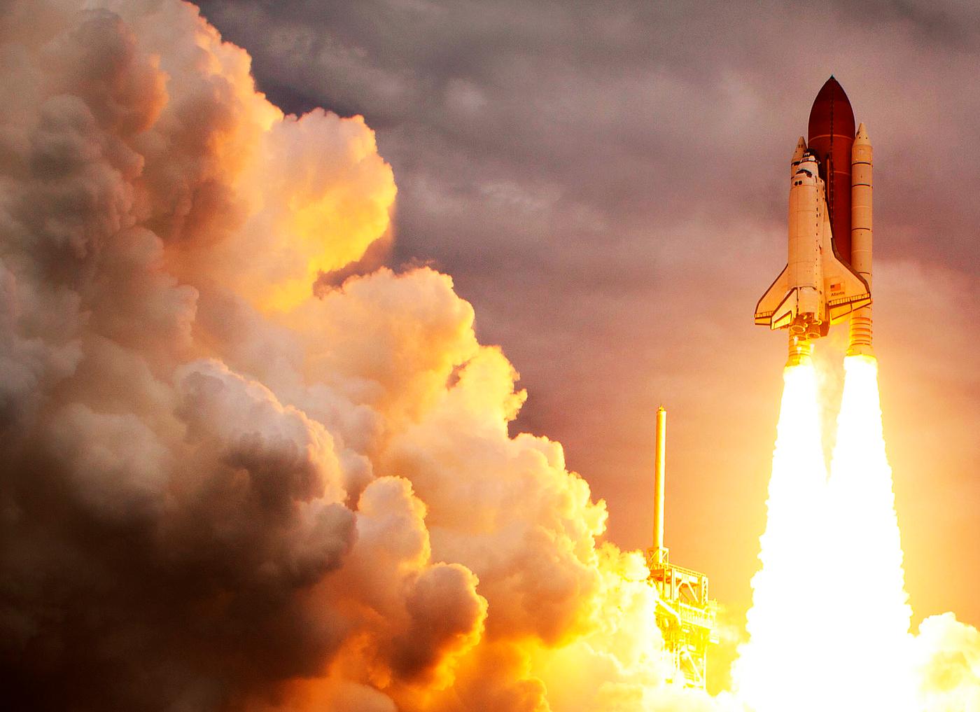 Space shuttle Atlantis and its four-member STS-135 crew head toward Earth orbit and rendezvous with the International Space... Space shuttle Atlantis and its four-member STS-135 crew head toward Earth orbit and rendezvous with the International Space...