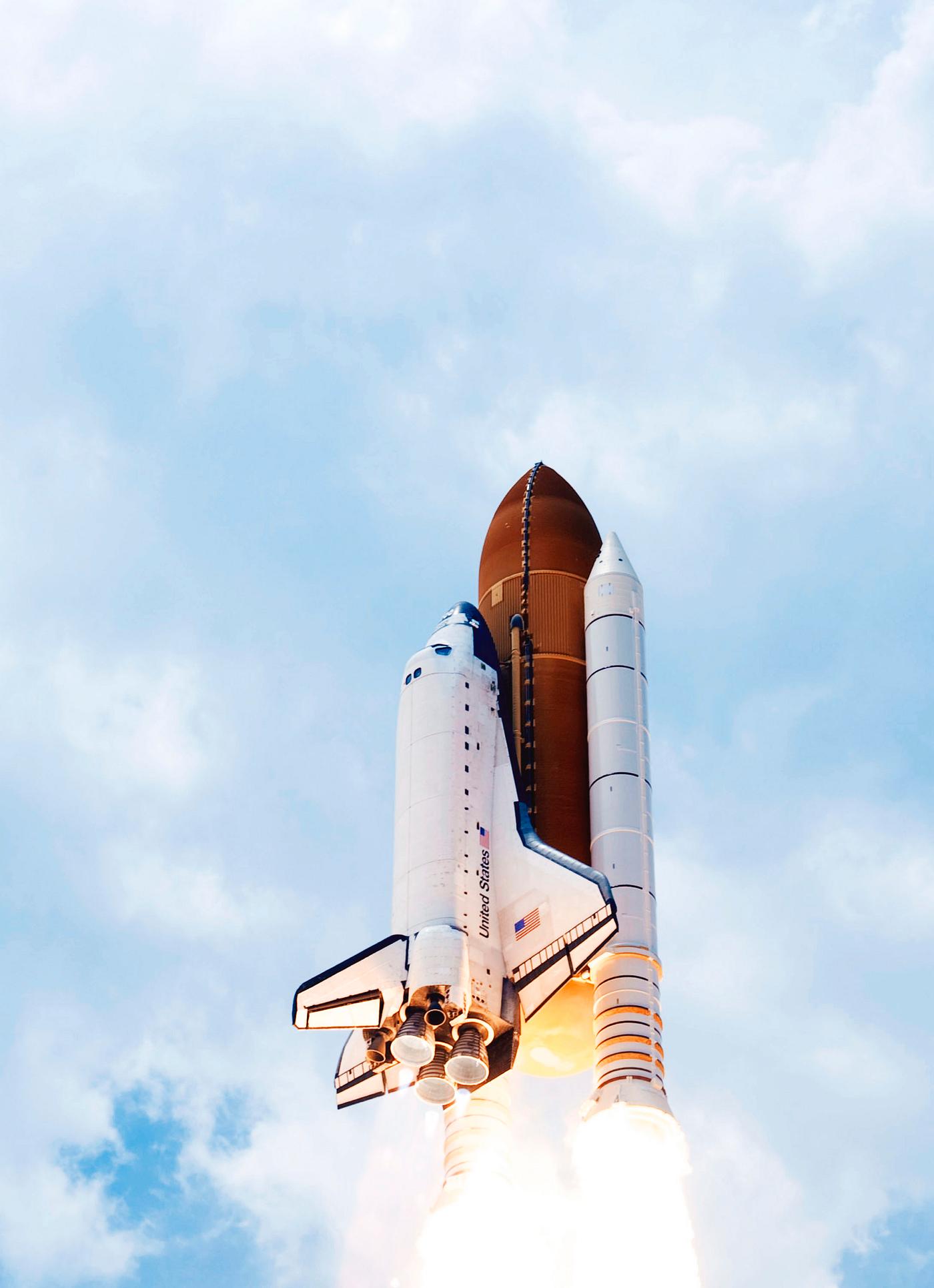 Space shuttle Atlantis and its four-member STS-135 crew head toward Earth orbit and rendezvous with the International Space... Space shuttle Atlantis and its four-member STS-135 crew head toward Earth orbit and rendezvous with the International Space...