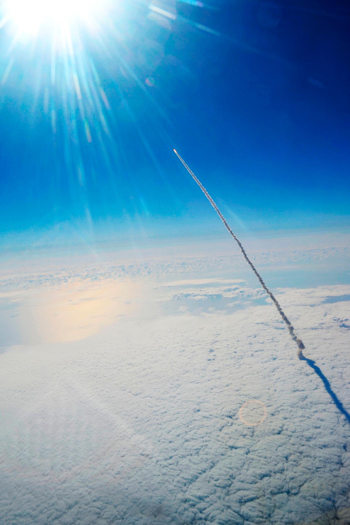 Final Launch of the Space Shuttle Endeavour, STS-134 Mission, 16 May 2011. Original from NASA. Digitally enhanced by... Final Launch of the Space Shuttle Endeavour, STS-134 Mission, 16 May 2011. Original from NASA. Digitally enhanced by...