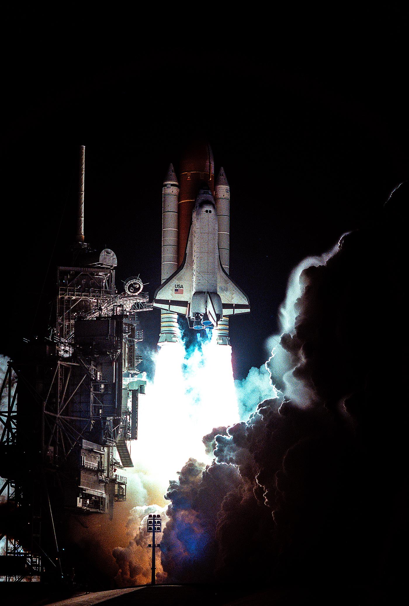The space shuttle Atlantis heads toward Earth orbit, 22 March 1996. Original from NASA. Digitally enhanced by rawpixel. The space shuttle Atlantis heads toward Earth orbit, 22 March 1996. Original from NASA. Digitally enhanced by rawpixel.
