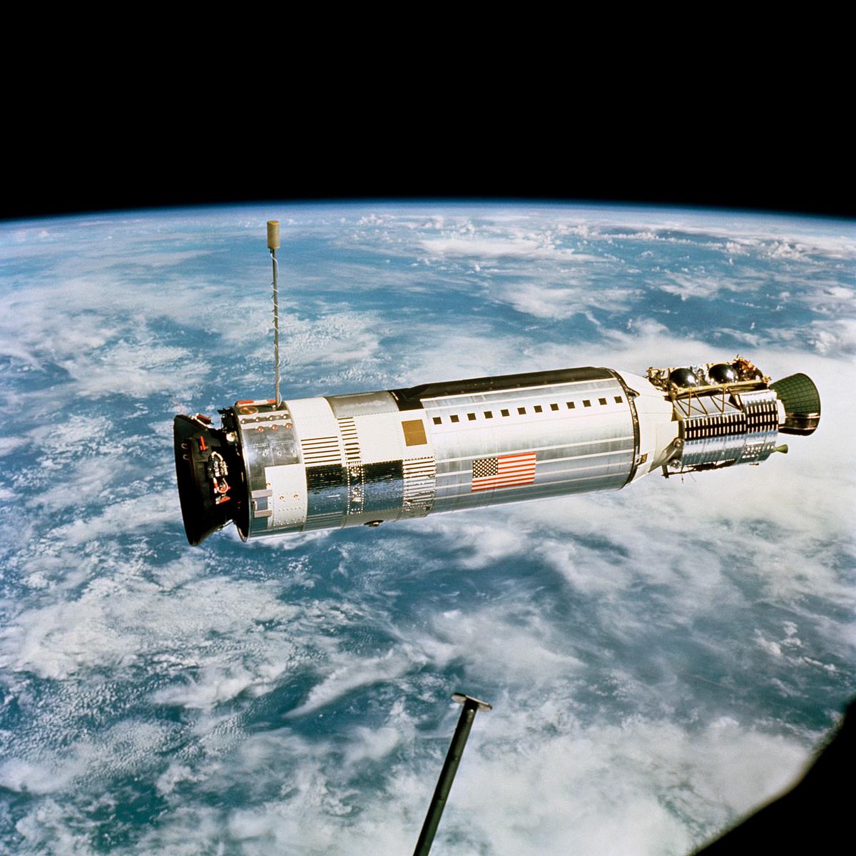 Excellent stereo and side view of the Agena… | Free public domain photo Excellent stereo and side view of the Agena Target Docking Vehicle as seen from the Gemini-12 spacecraft. Original from NASA…
