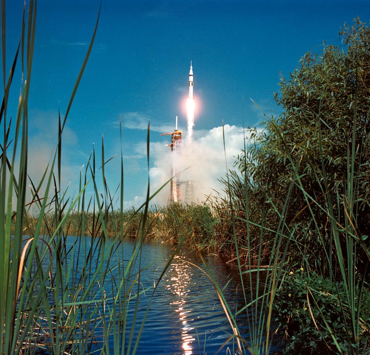 Liftoff - Apollo-Soyuz Test Project (ASTP) -… | Free public domain photo Liftoff - Apollo-Soyuz Test Project (ASTP) - KSC
S75-28547 (15 July 1975) --- The Apollo-Soyuz Test Project's (ASTP) NASA…