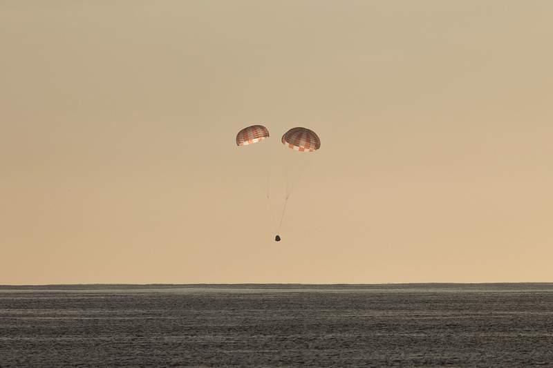 CRS–10 Dragon (2017). Original from Official SpaceX Photos. Digitally enhanced by rawpixel.