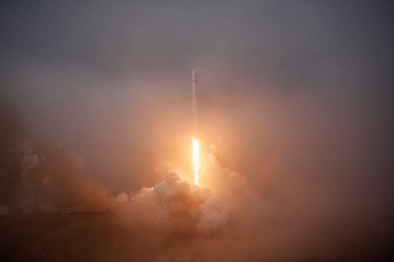 Jason–3 launch (2016). Original from Official SpaceX Photos. Digitally enhanced by rawpixel.