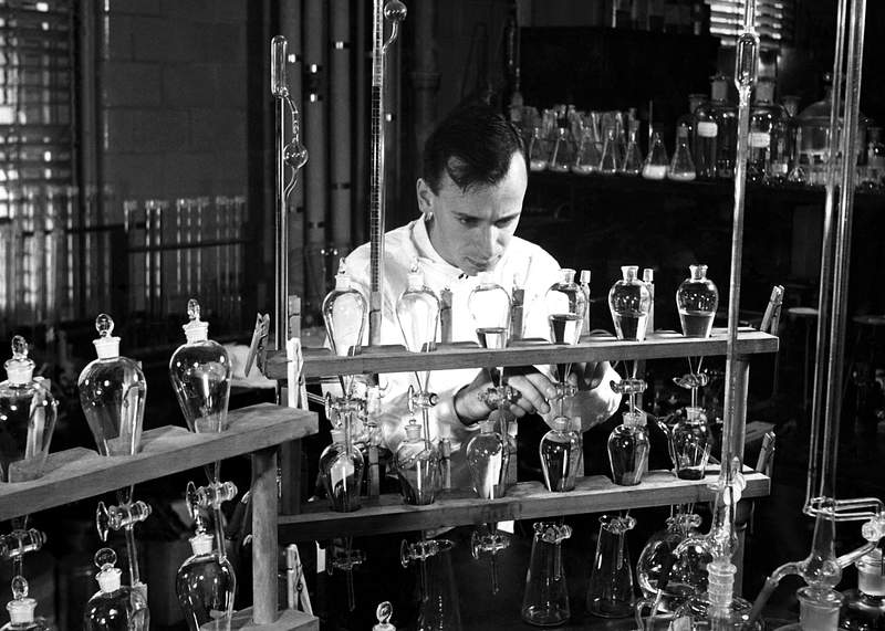 Scientist analyzing samples from industrial… | Free public domain photo Scientist analyzing samples from industrial hygiene investigations. Original image sourced from US Government department:…