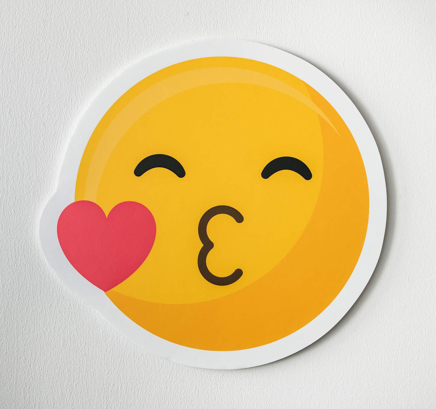 Kissing face emoticon emoji symbol | Free photo - 402200
