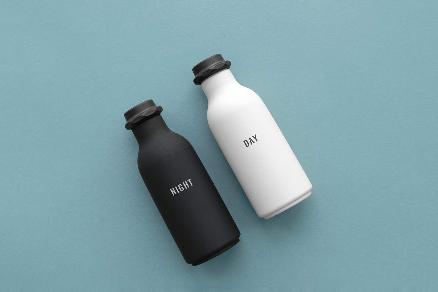 Download Reusable insulated water bottles | Royalty free psd mockup - 1209891