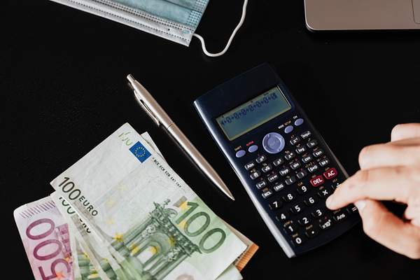 FGTS: veja o que uma empresa precisa entender sobre o assunto 2 pf s59 karolina grabowska kaboompics 0584 1.jpg?w=600&dpr=1&fit=default&crop=default&q=65&vib=3&con=3&usm=15&bg=F4F4F3&ixlib=js 2.2 FGTS: veja o que uma empresa precisa entender sobre o assunto