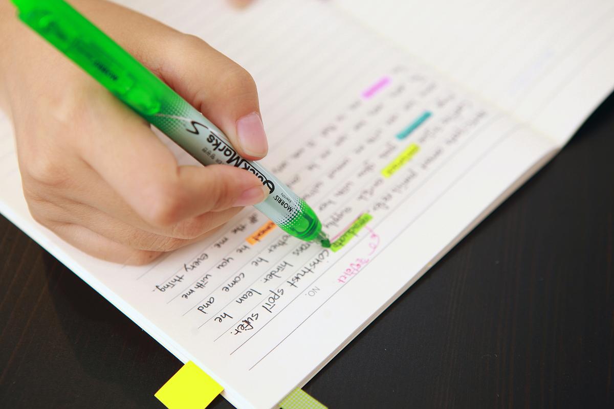 Highlighting notes in classroom, free Free Photo rawpixel