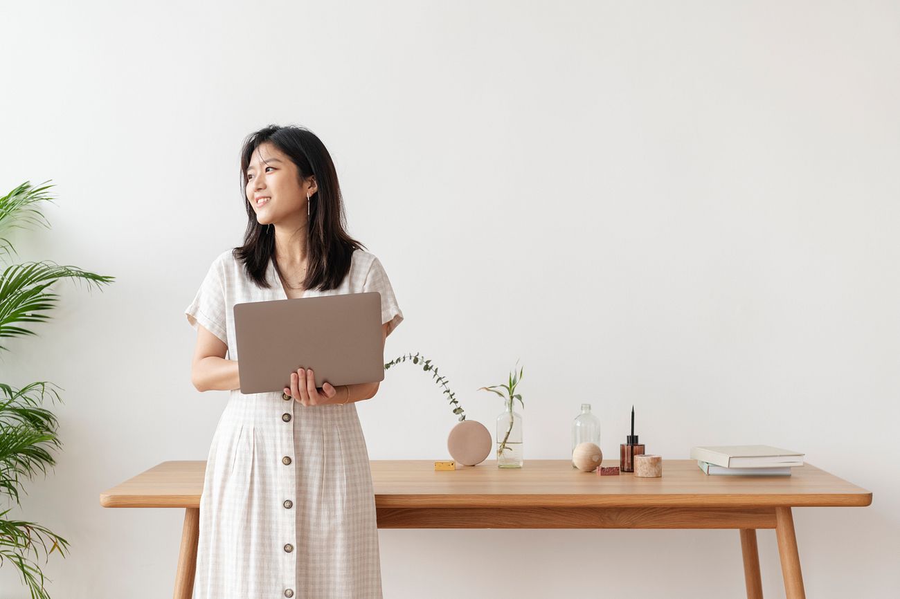 เทคนิคเพิ่มความสดชื่นวัน Work From Home - แต่งหน้า แต่งตัว เทคนิคเพิ่มความสดชื่นวัน Work From Home - แต่งหน้า แต่งตัว