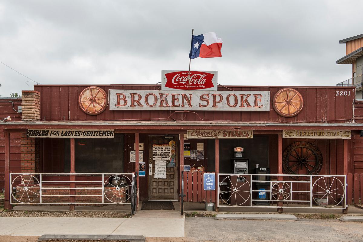 Carol M. Highsmith’s Texas Photograph | Free public domain photo The Broken Spoke, a dance hall and self-proclaimed "honky-tonk," or bar that provides musical (usually country)…